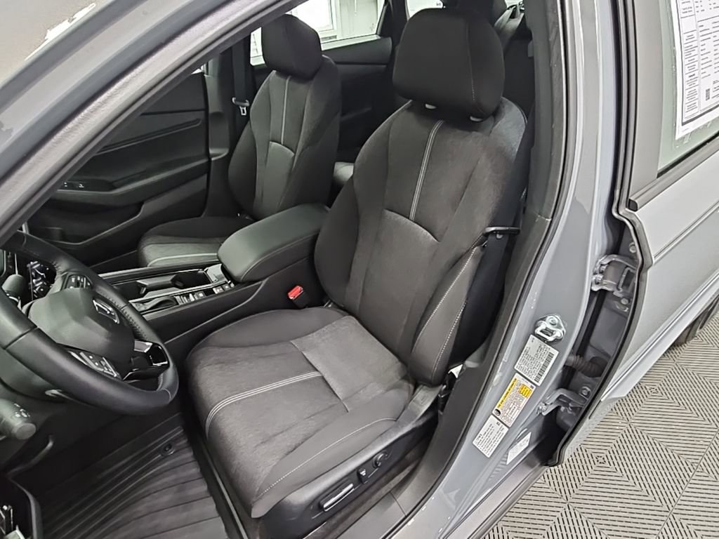 Used 2025 Honda Accord Sport image 30