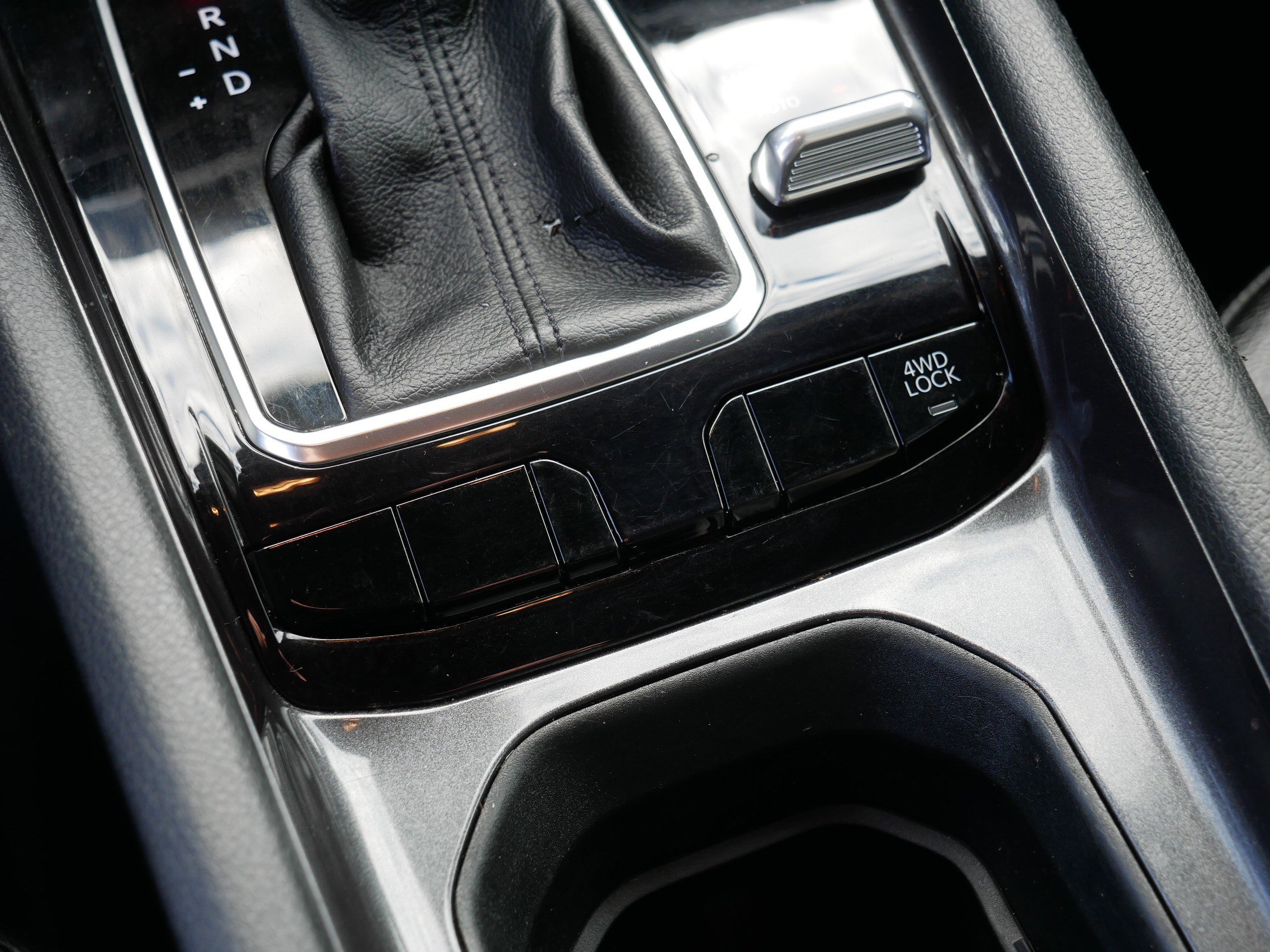 Used 2024 Jeep Compass Latitude image 32