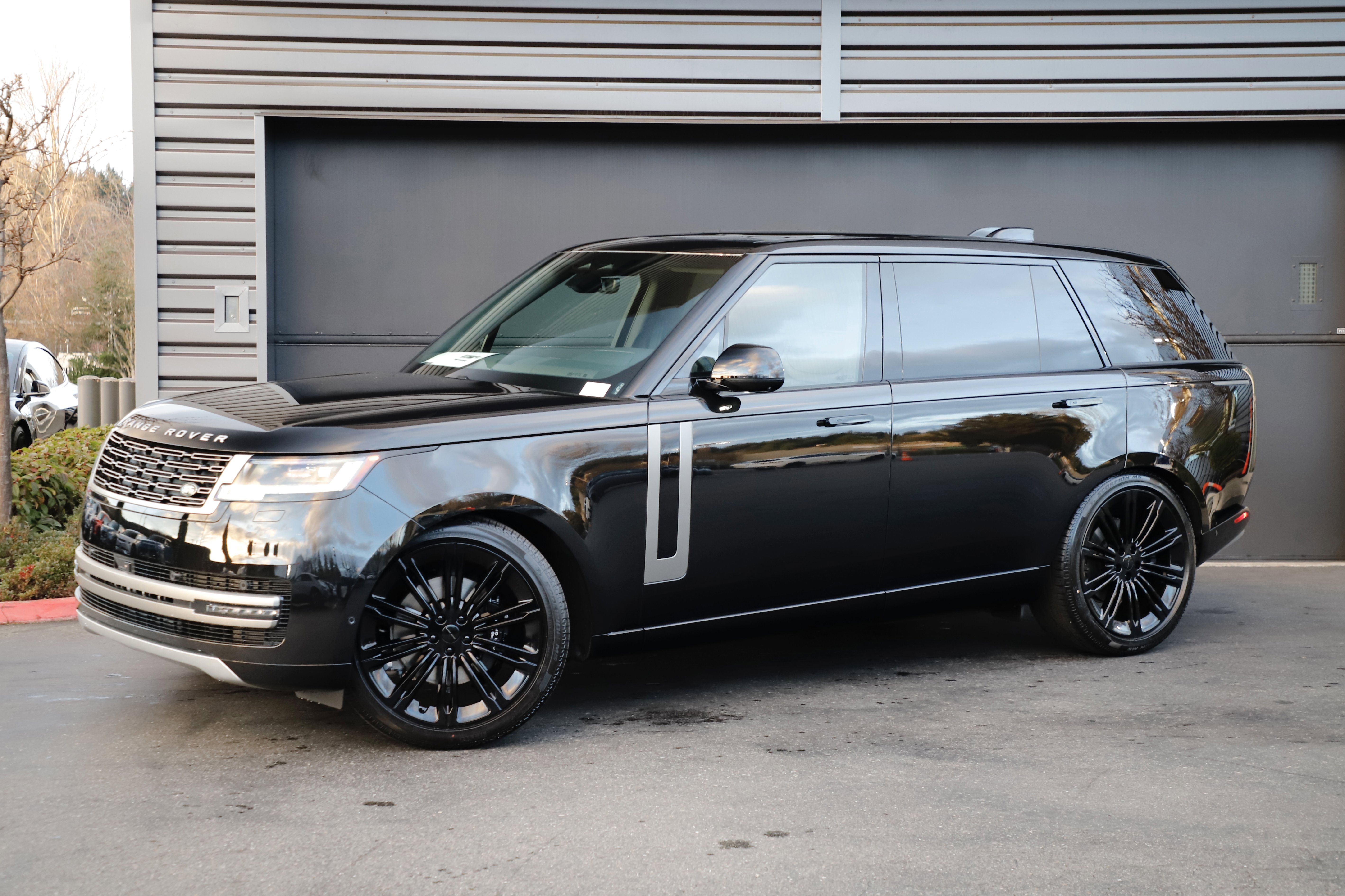 New 2026 Land Rover Range Rover Long Wheelbase SE image 1