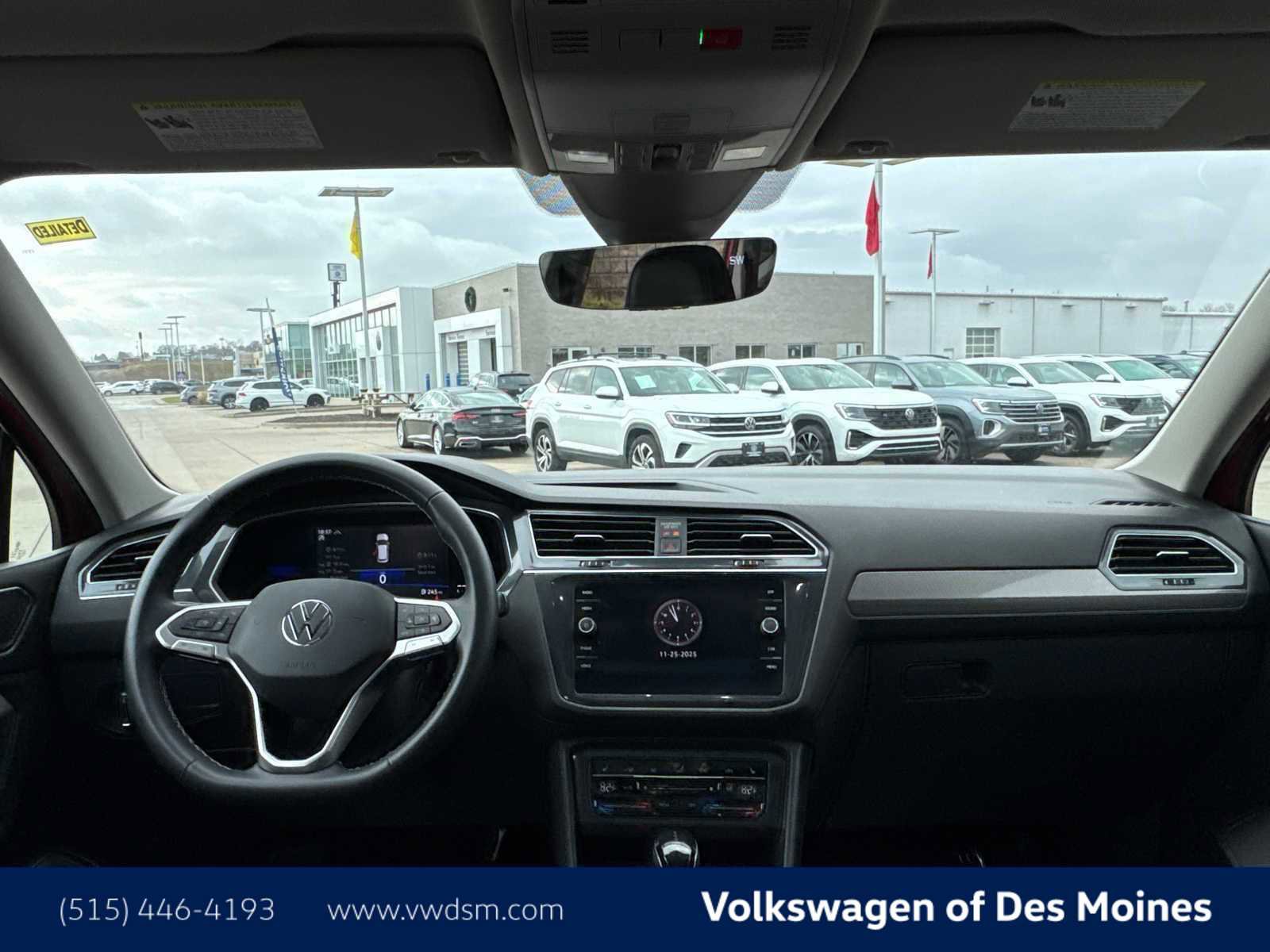 Used 2022 Volkswagen Tiguan SE w/ Panoramic Sunroof Package image 10