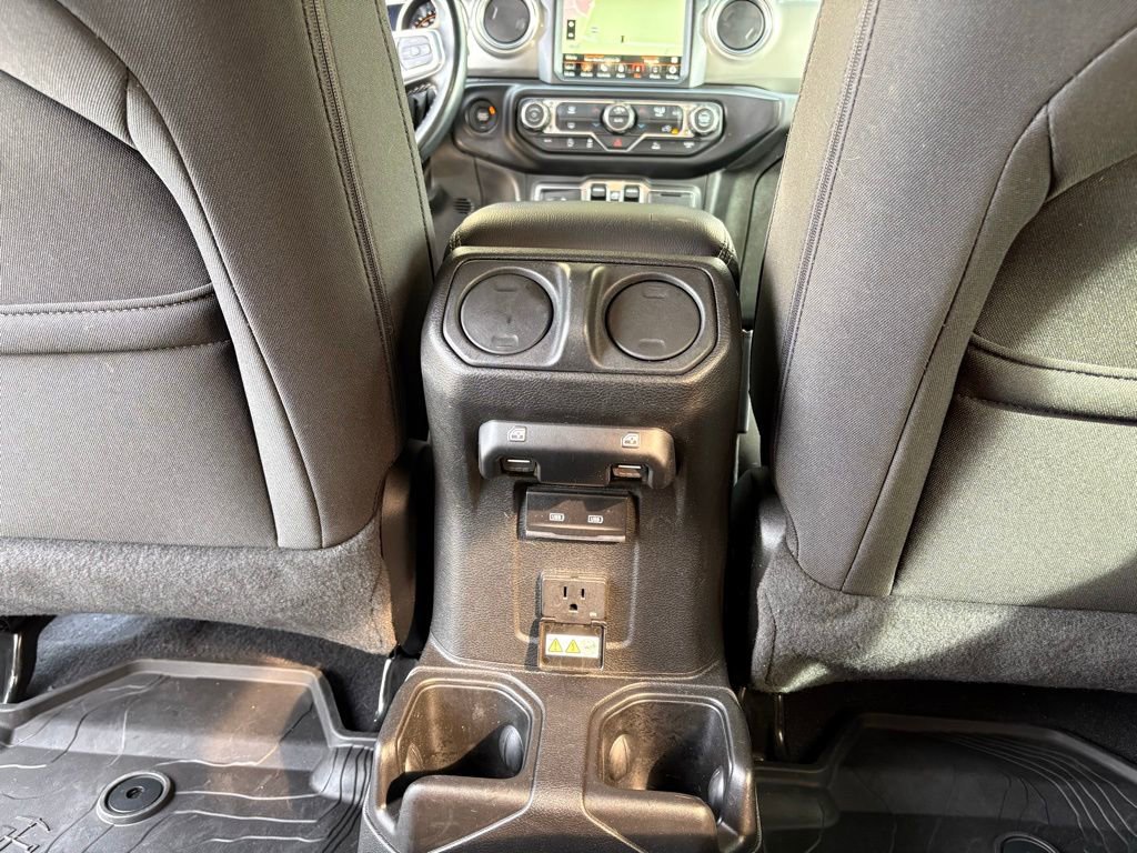 Used 2022 Jeep Wrangler Unlimited Sahara image 40