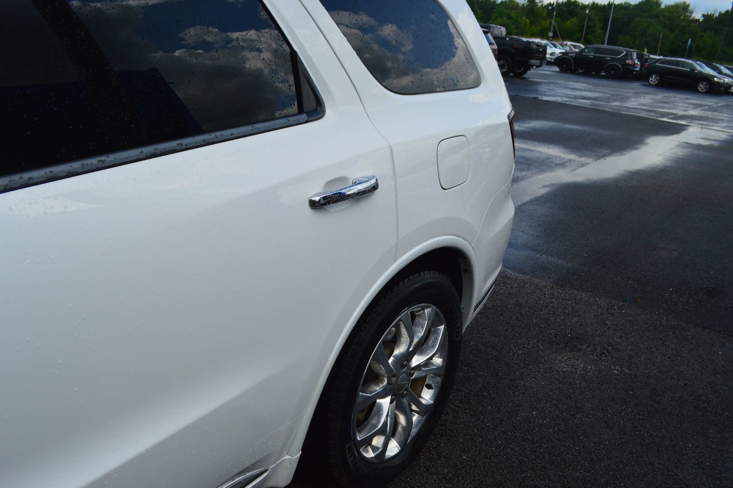 Used 2017 Dodge Durango Citadel w/ Premium Entertainment Group RWD image 4