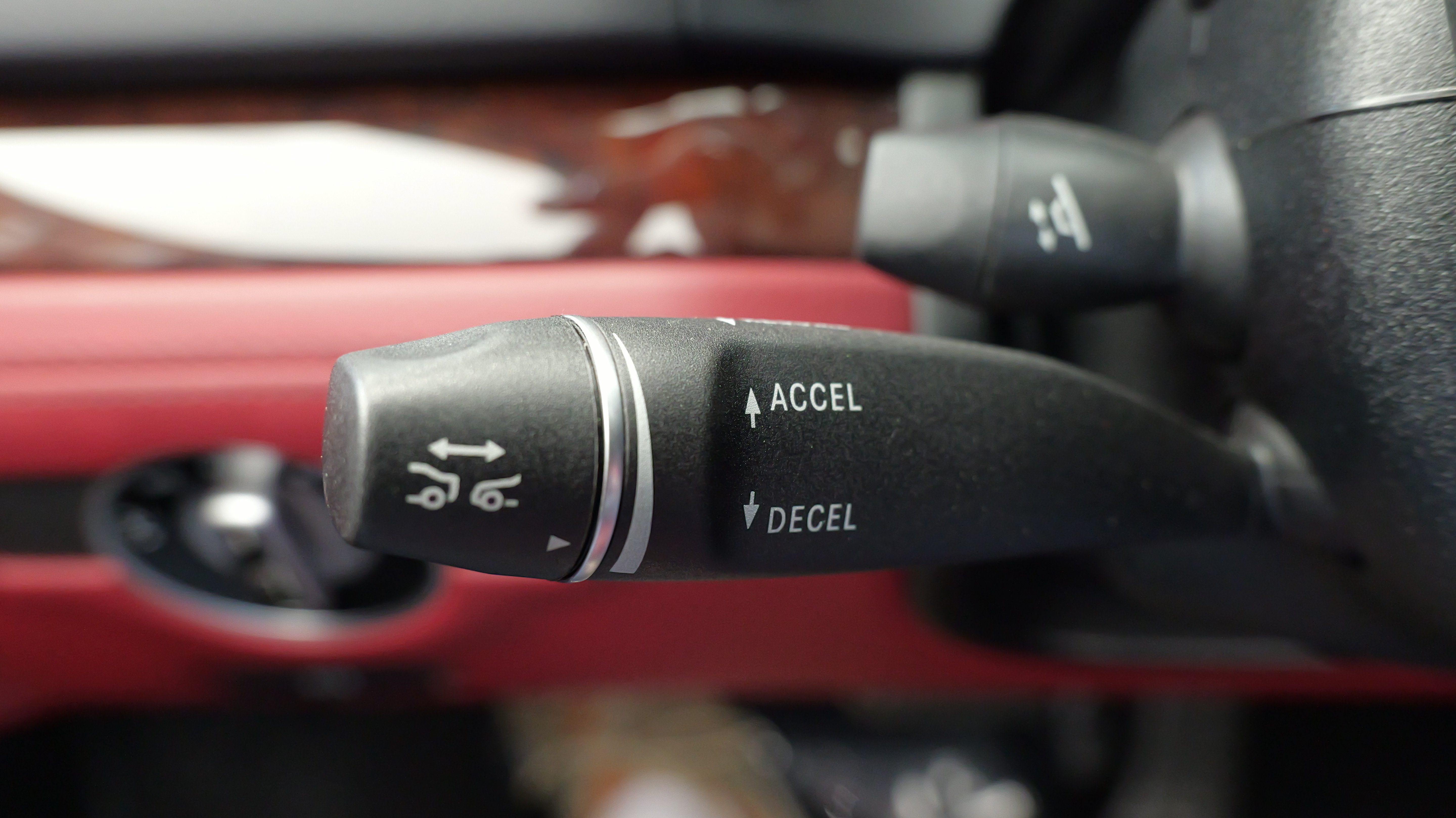 Used 2018 Mercedes-Benz SL 550 image 35