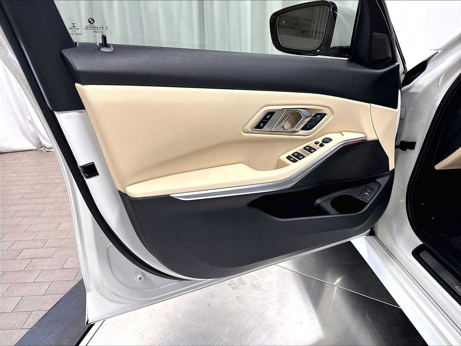 Used 2022 BMW 330i Sedan w/ Premium Package RWD image 25