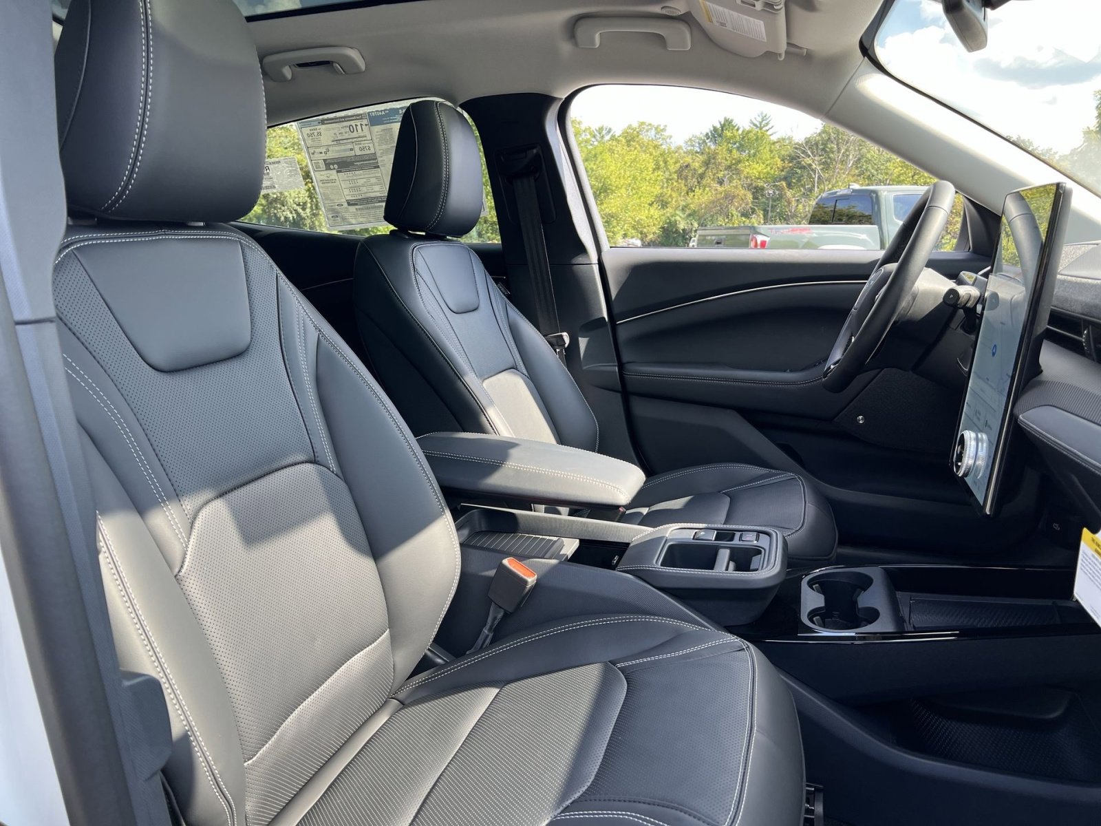 New 2025 Ford Mustang Mach-E Premium image 27