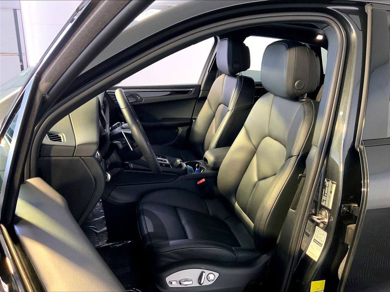 Used 2025 Porsche Macan image 5