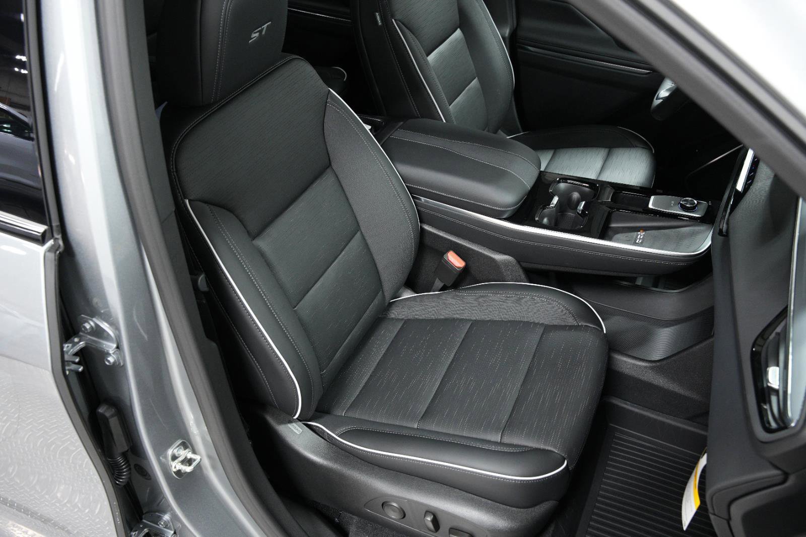 New 2026 Buick Enclave Sport Touring w/ LPO, Floor Liner Package image 20