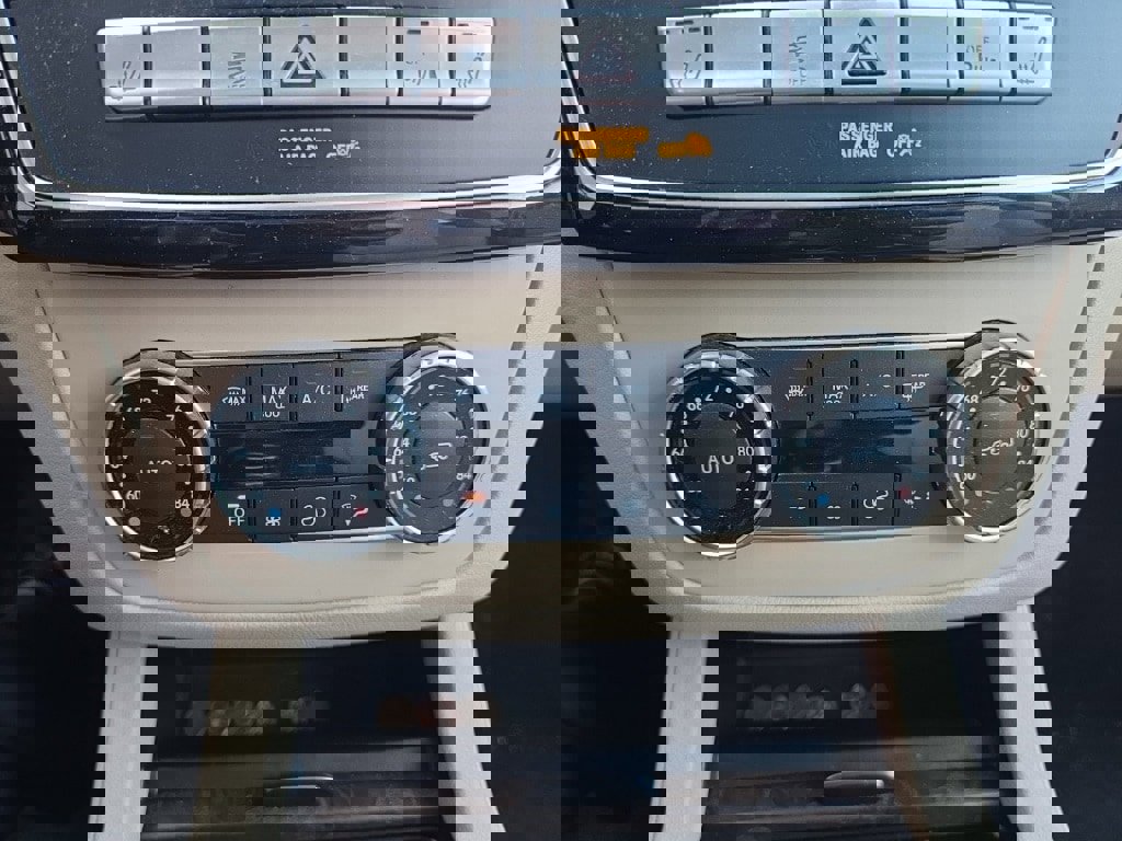 Used 2018 Mercedes-Benz GLE 350 4MATIC w/ Premium 2 Package image 25