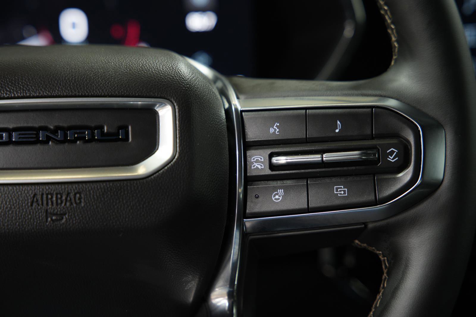 Used 2025 GMC Canyon Denali image 31