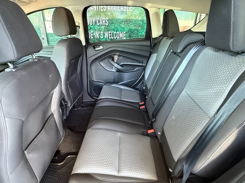 Used 2017 Ford Escape SE FWD image 25