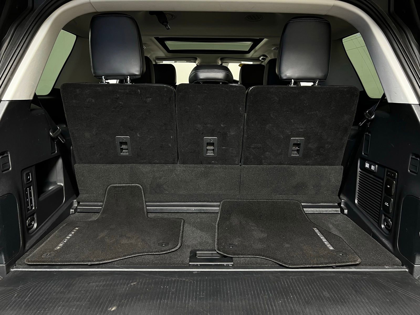 Used 2025 Ford Expedition Platinum AWD/4WD image 30