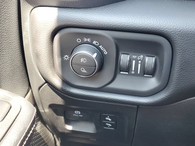 New 2026 RAM 1500 Laramie w/ Sport Appearance Package AWD/4WD image 19
