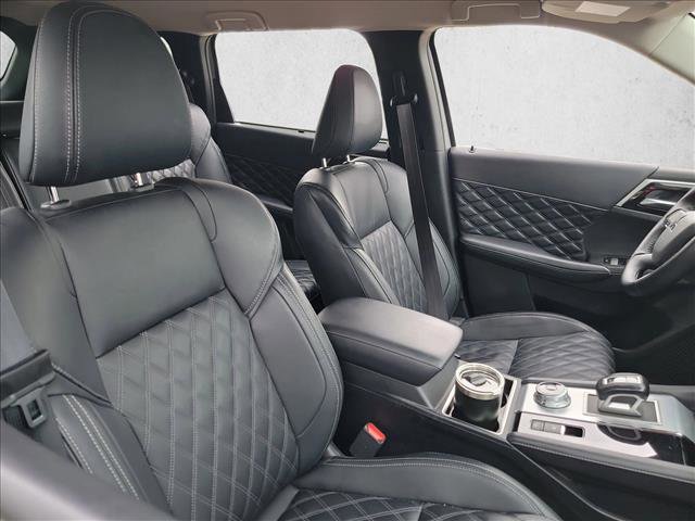 Used 2024 Mitsubishi Outlander SEL image 14