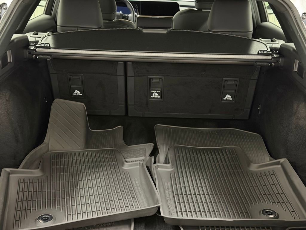 Used 2025 Toyota Crown Signia XLE image 20