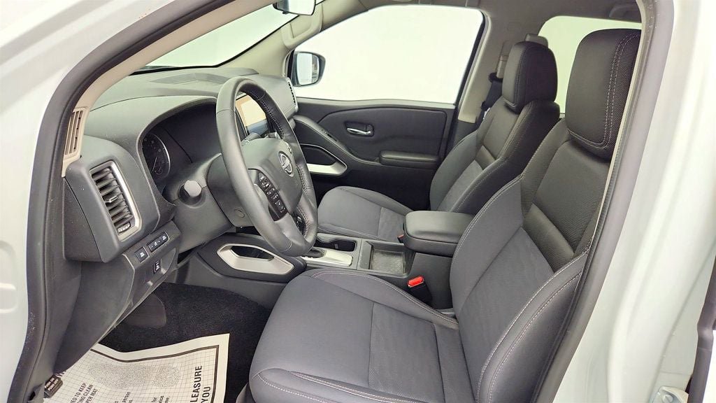 Used 2023 Nissan Frontier SV AWD/4WD image 18