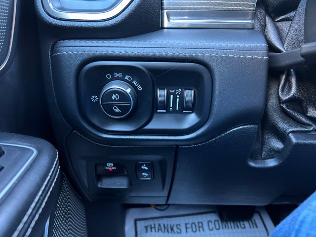 Used 2020 RAM 1500 Limited w/ Black Appearance Package AWD/4WD image 15