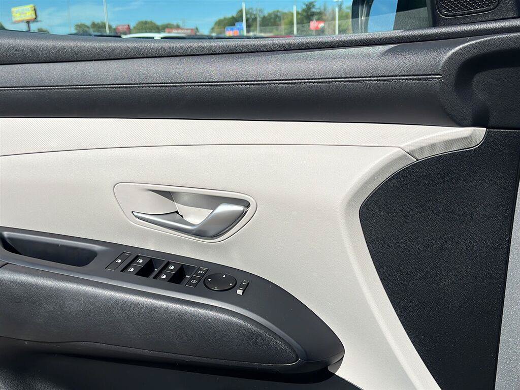 Certified 2025 Hyundai Tucson SEL AWD/4WD image 7