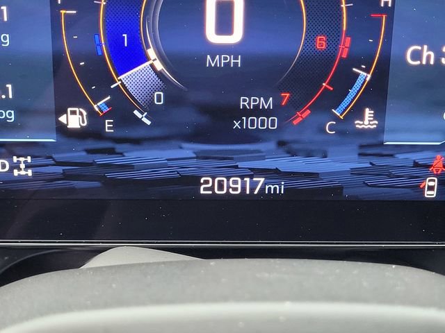 Used 2025 Chevrolet Suburban Z71 image 26