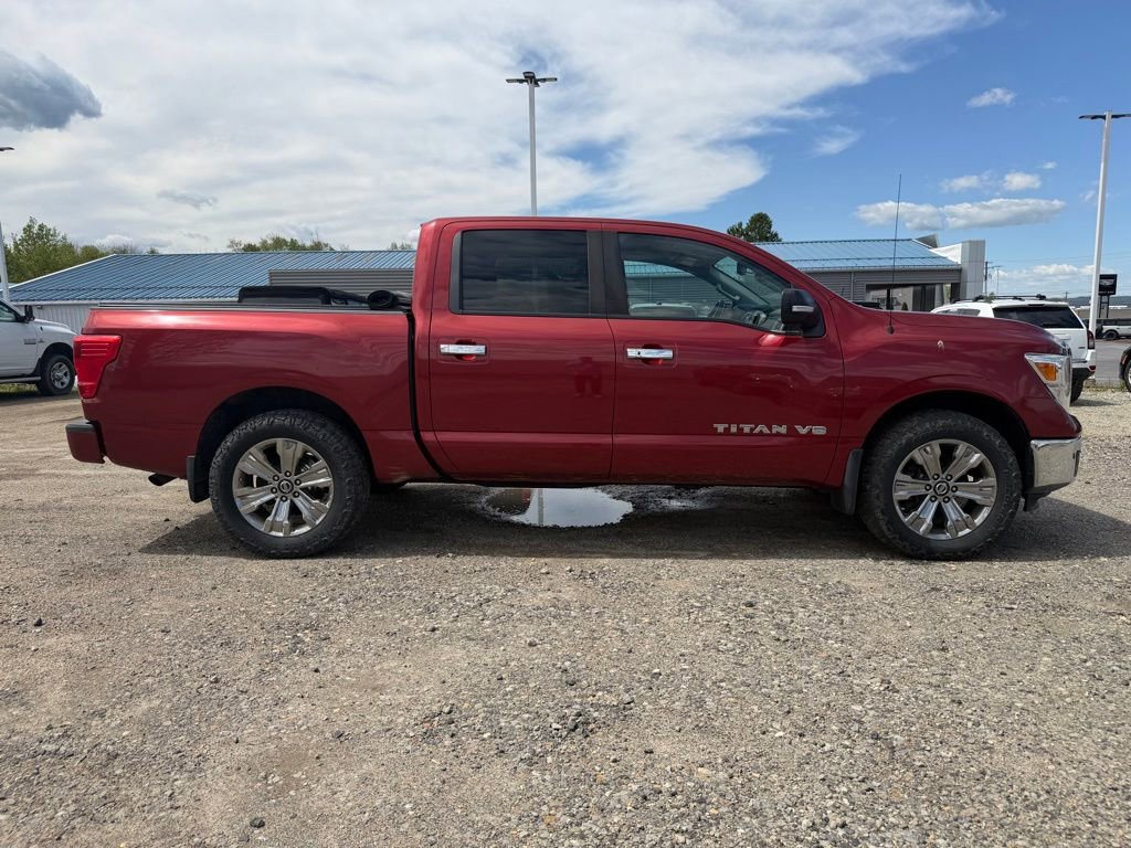 Used 2018 Nissan Titan SV w/ SV Convenience Package AWD/4WD image 6