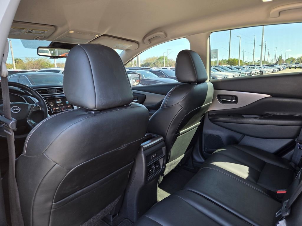 Used 2023 Nissan Murano SV image 19
