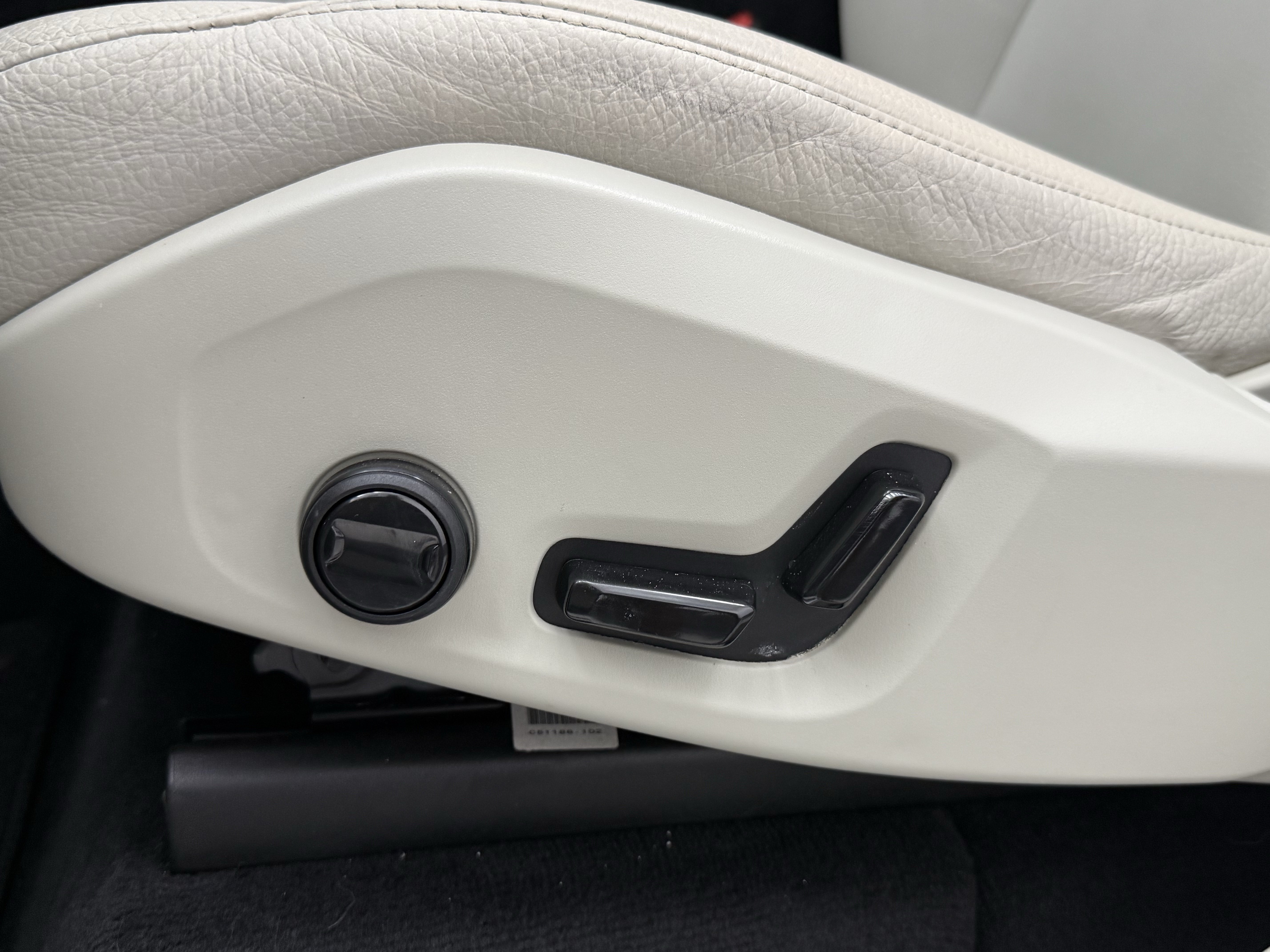 Certified 2023 Volvo XC90 B6 Plus w/ Protection Package Premier AWD/4WD image 30