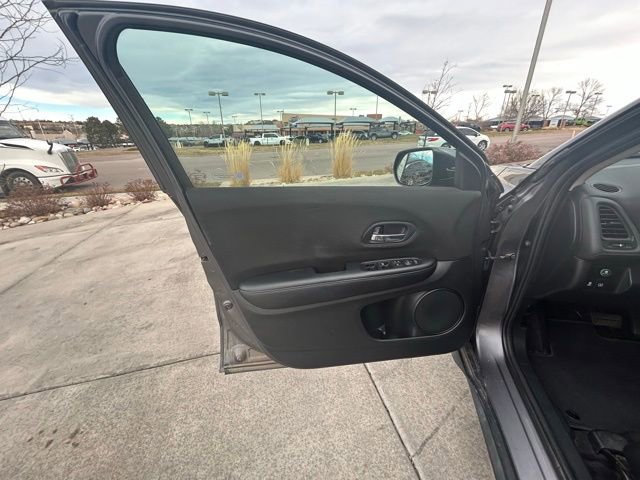 Used 2018 Honda HR-V LX image 10