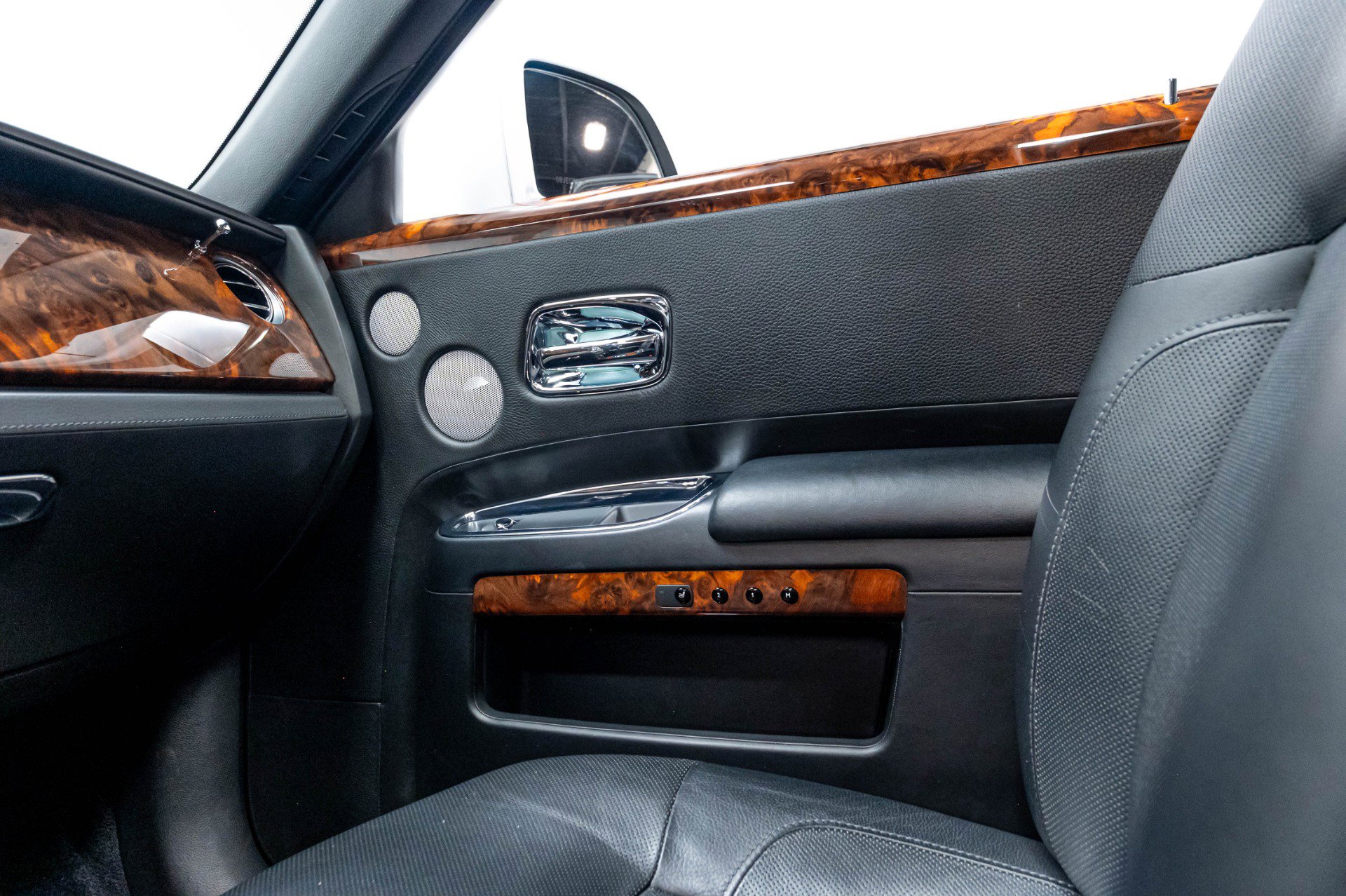 Used 2012 Rolls-Royce Ghost RWD image 17