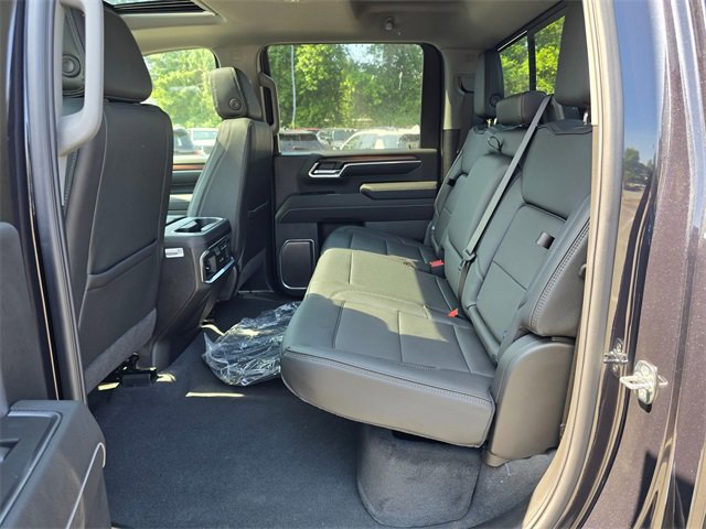 New 2025 GMC Sierra 3500 Denali w/ Denali Reserve Package image 17
