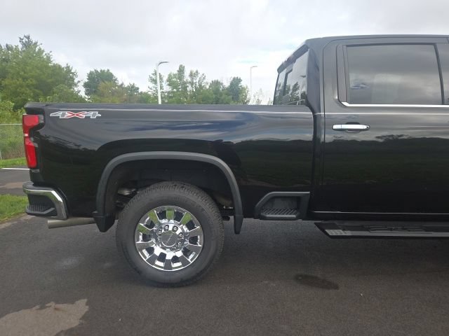 Used 2025 Chevrolet Silverado 2500 LTZ w/ LTZ Plus Package AWD/4WD image 7
