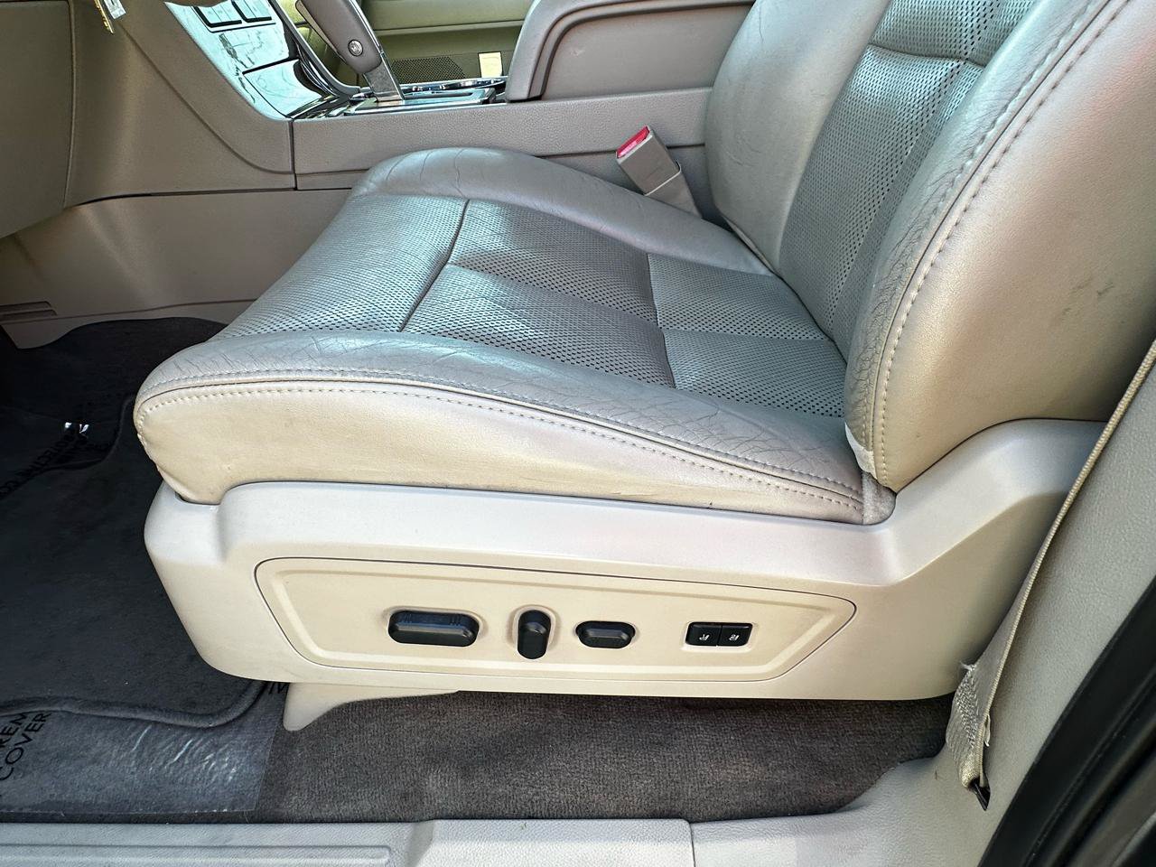 Used 2012 Lincoln Navigator 2WD image 74