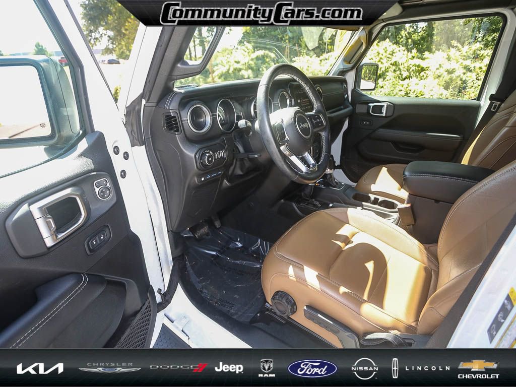 Used 2022 Jeep Wrangler Unlimited Sahara w/ Cold Weather Group image 11