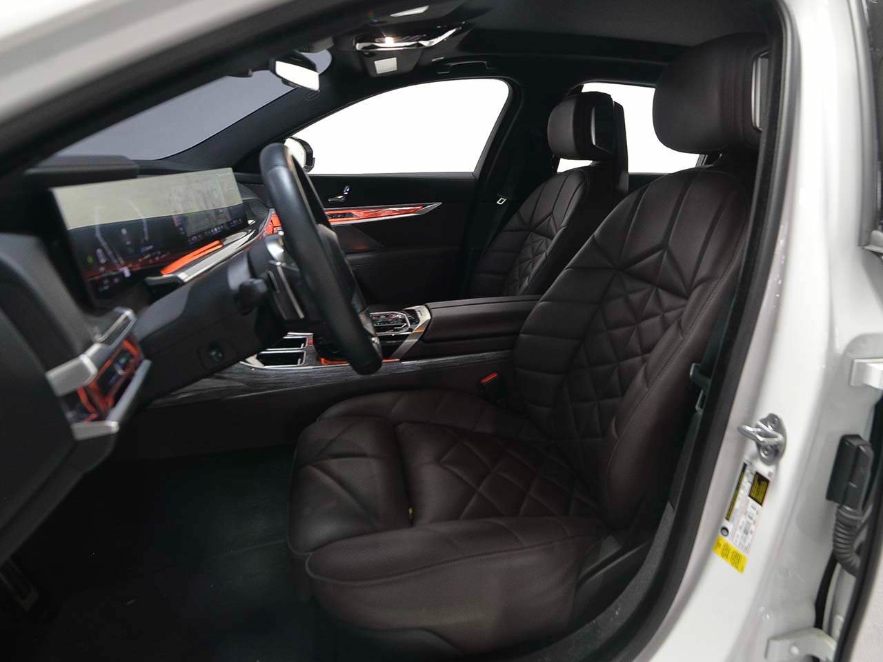 Certified 2023 BMW 740i RWD image 8