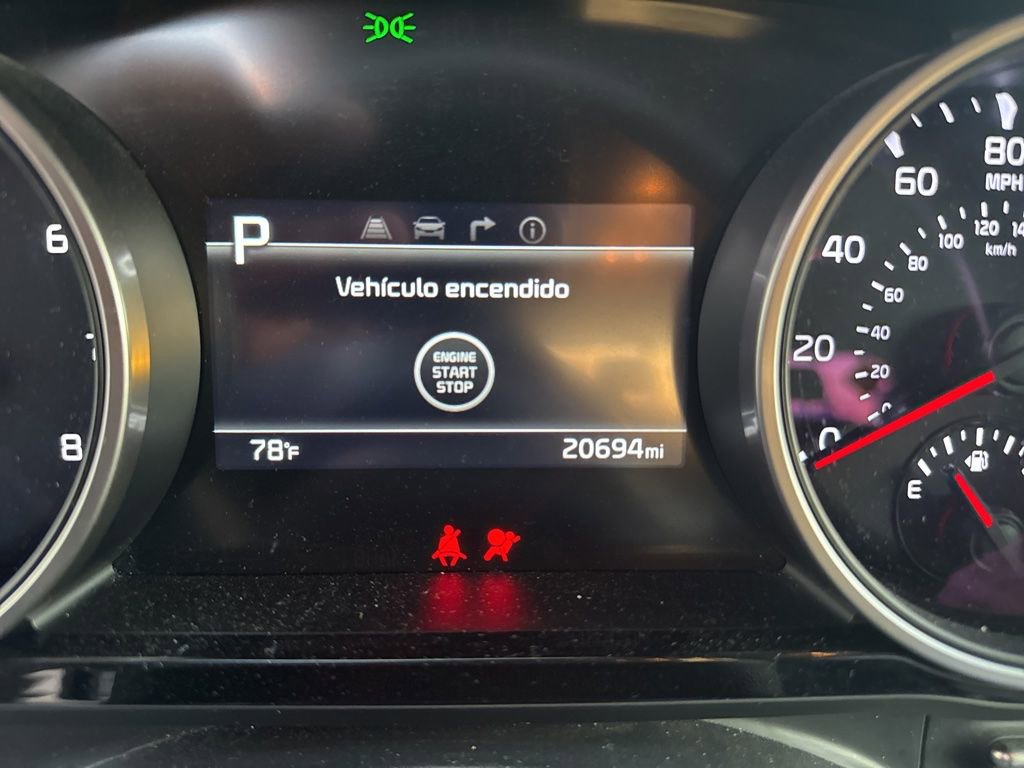 Used 2024 Kia Carnival EX image 12