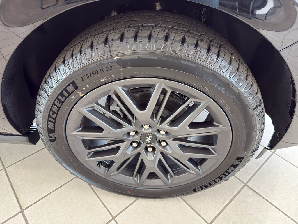 New 2027 Ford Expedition Platinum w/ Stealth Appearance Package AWD/4WD image 9