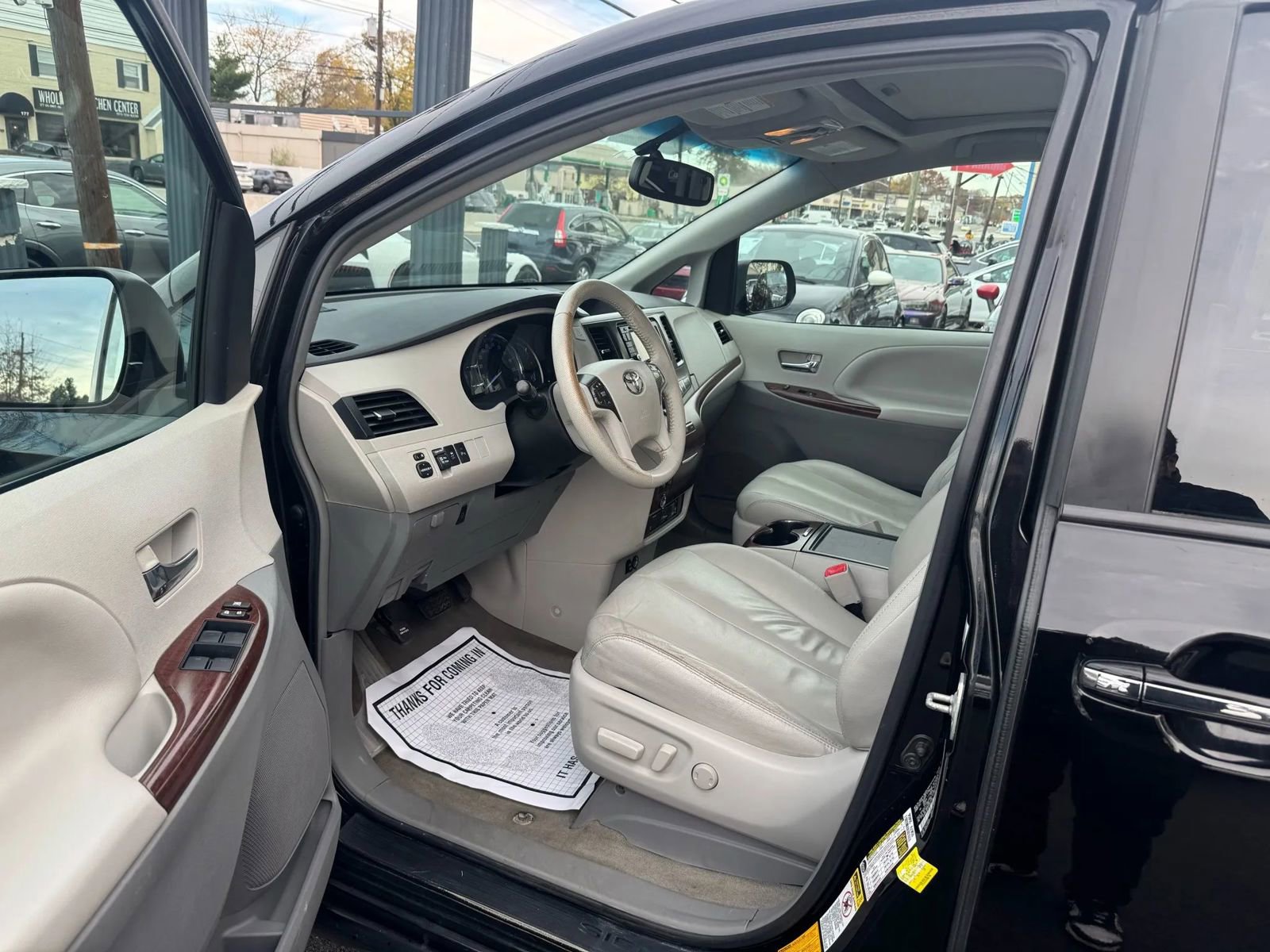 Used 2013 Toyota Sienna Limited image 16