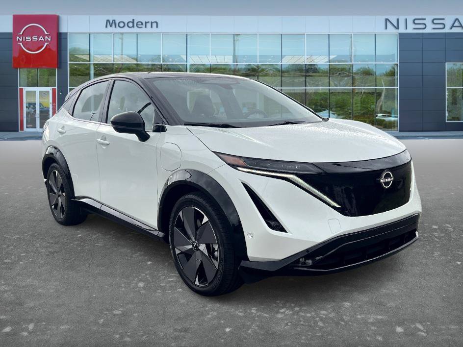 Used 2024 Nissan Ariya AWD image 3
