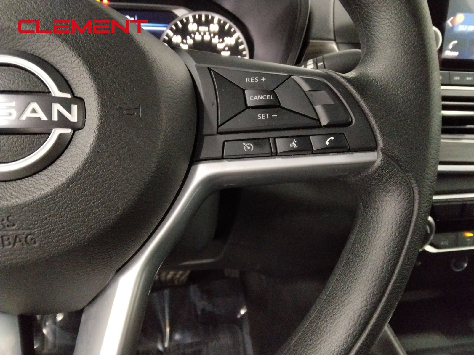 Used 2025 Nissan Altima 2.5 SV FWD image 13