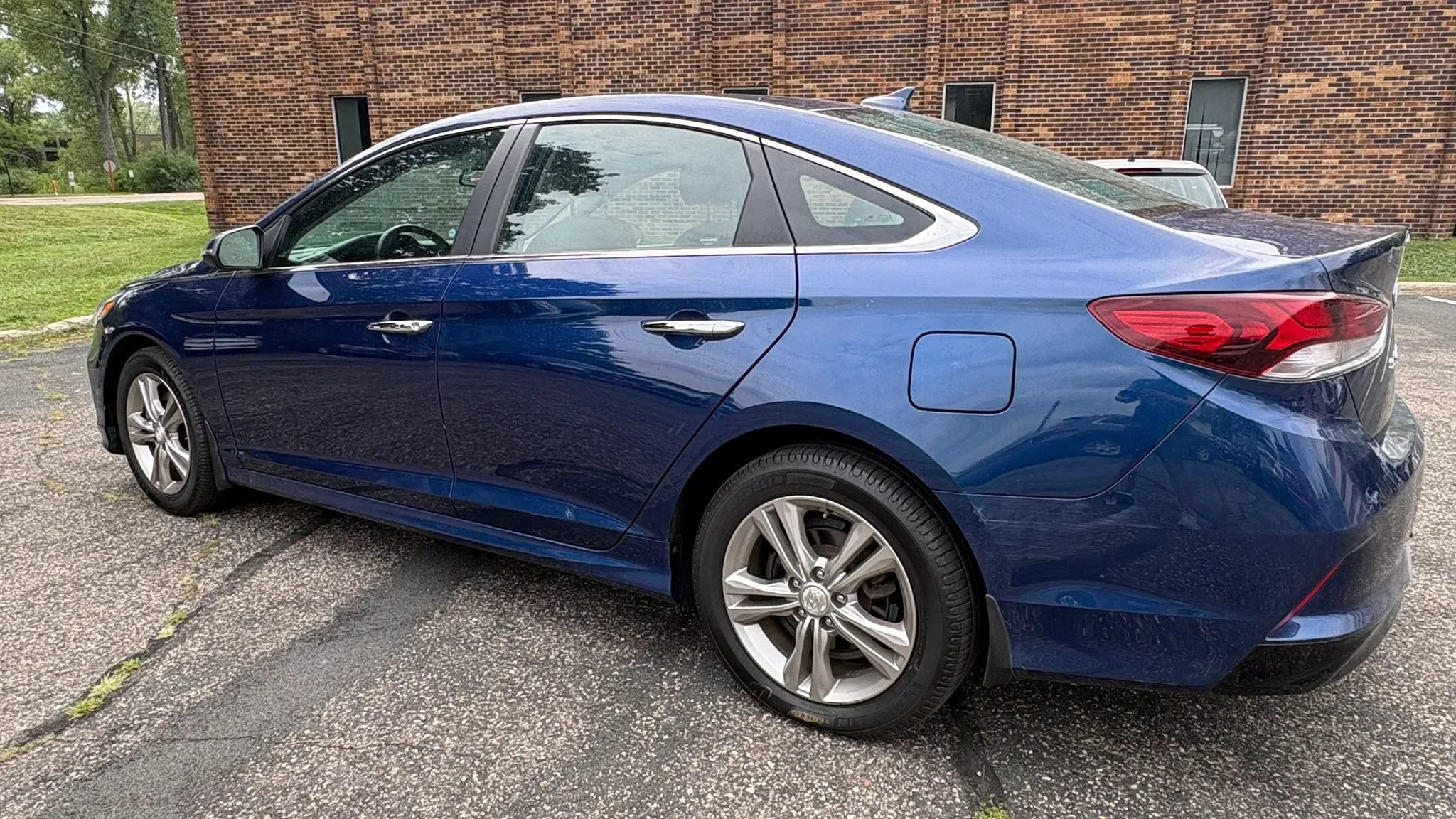 Used 2019 Hyundai Sonata SEL w/ Tech Package 02 FWD image 6