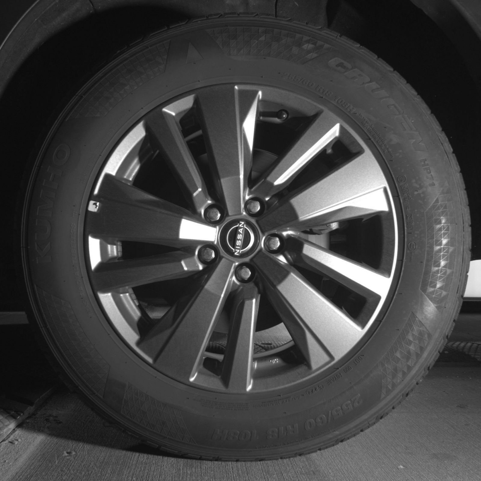 Used 2025 Nissan Pathfinder SV FWD image 14