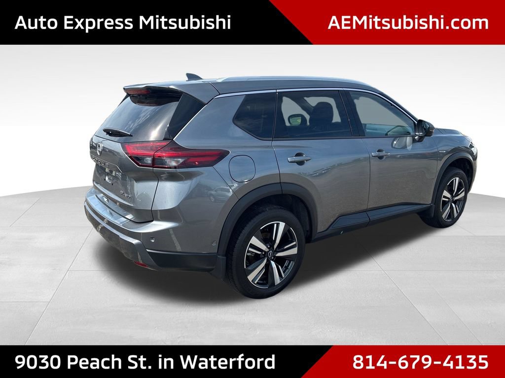 Used 2025 Nissan Rogue SL AWD/4WD image 5