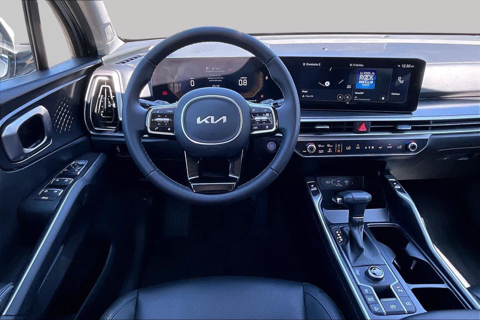 Used 2025 Kia Sorento S w/ Panoramic Sunroof Package FWD image 6