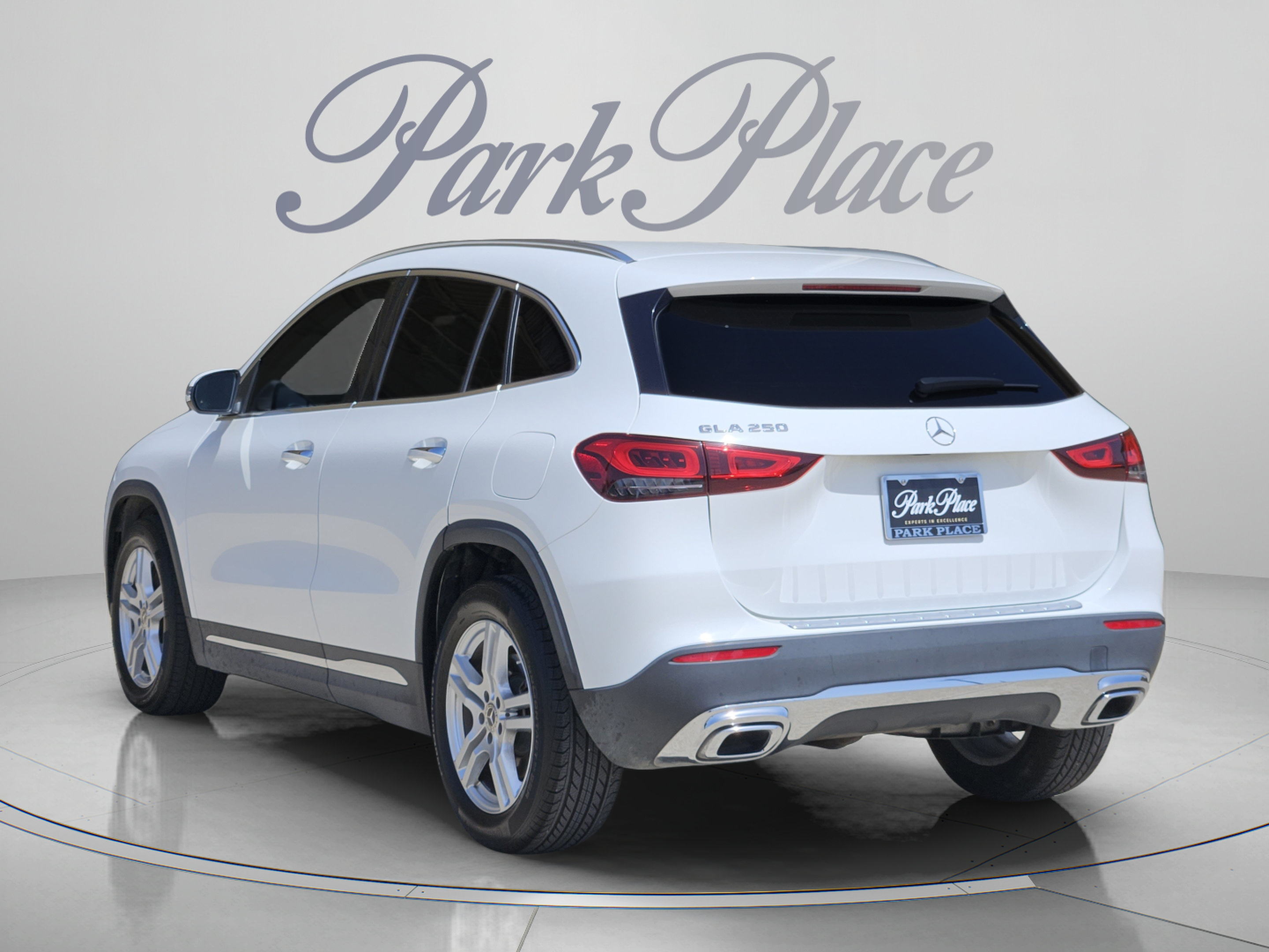 Certified 2022 Mercedes-Benz GLA 250 w/ Premium Package Lite image 3
