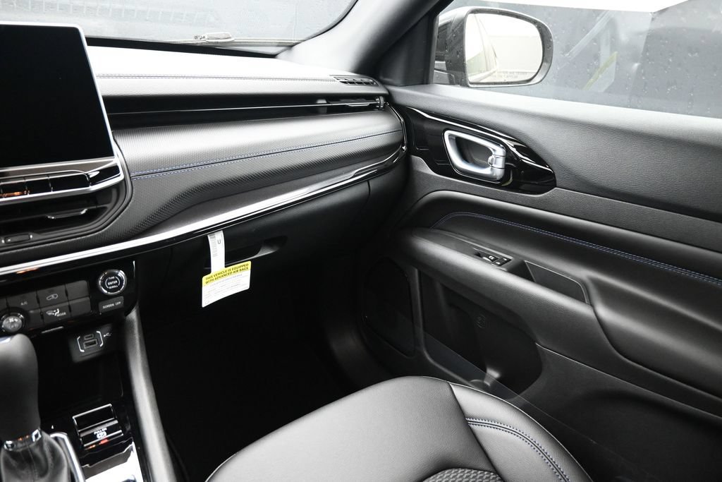 New 2026 Jeep Compass Latitude AWD/4WD image 6