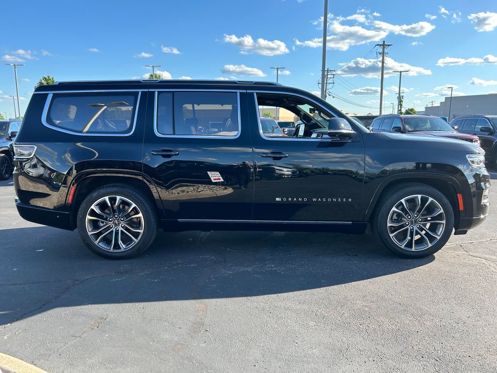 Used 2023 Jeep Grand Wagoneer Series III AWD/4WD image 8