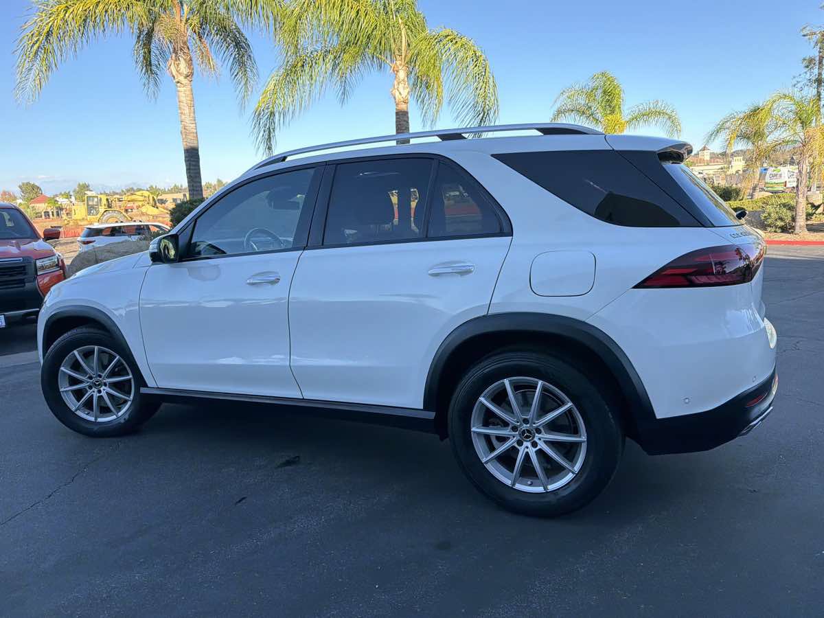 Used 2024 Mercedes-Benz GLE 450e 4MATIC image 9