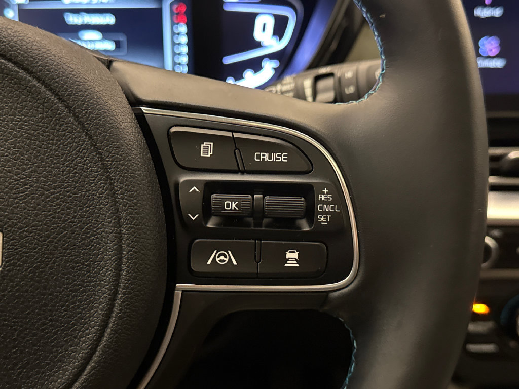 Used 2022 Kia Niro EX Premium FWD image 31