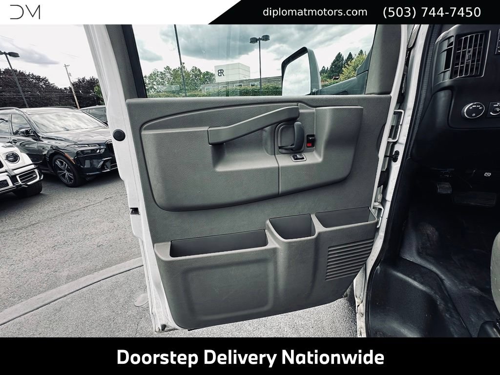 Used 2021 Chevrolet Express 4500 Extended w/ Power Convenience Package RWD image 21