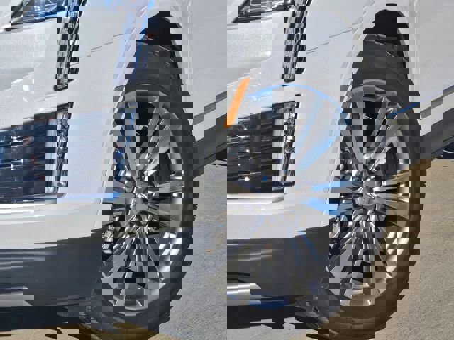 New 2025 Cadillac XT5 Premium Luxury image 8