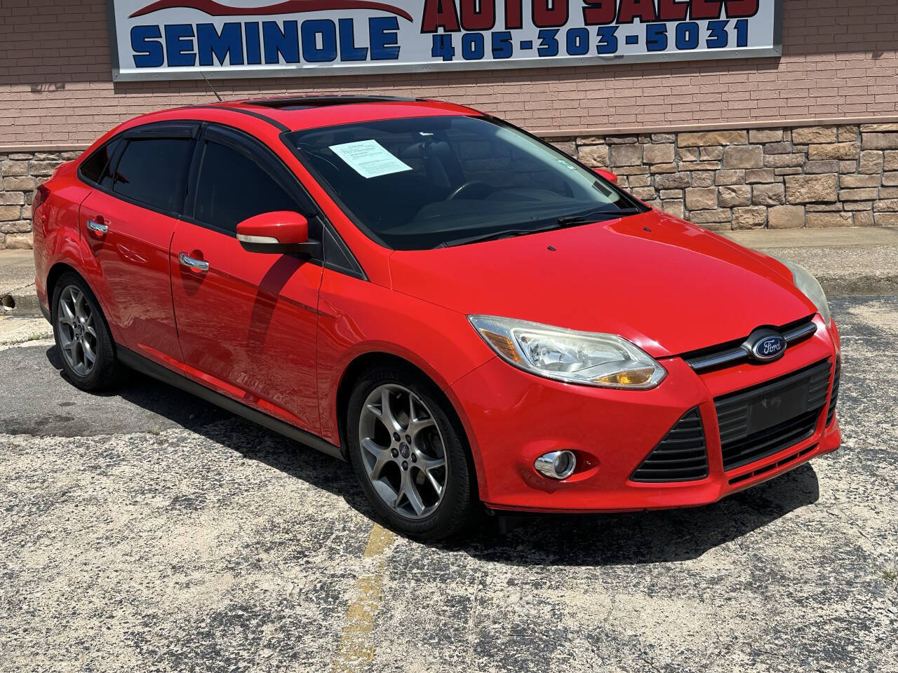 Used 2014 Ford Focus SE w/ Equipment Group 201A FWD image 3