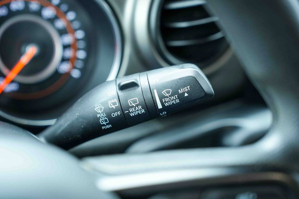 Used 2018 Jeep Wrangler Unlimited Sport image 33